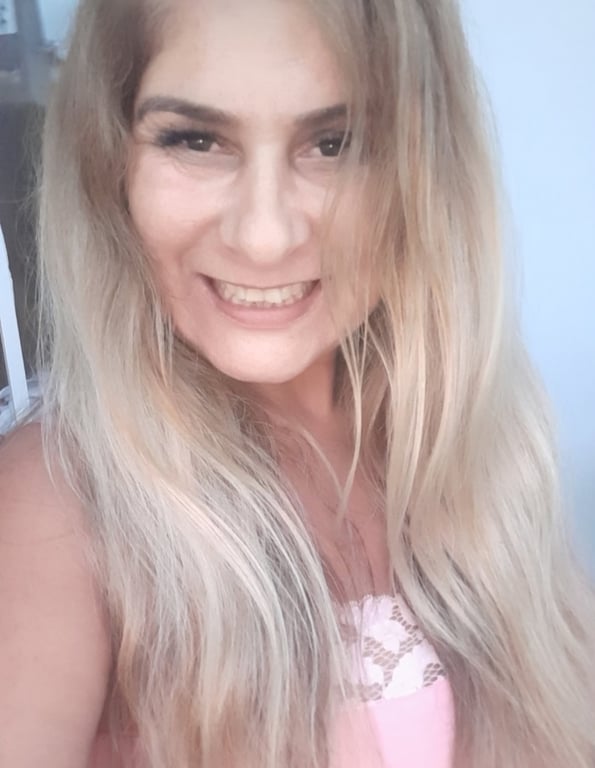 Fernanda massoterapeuta. Experiente.