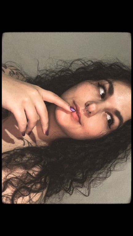 Yasmin | Massagem relaxante Massagem nuru em