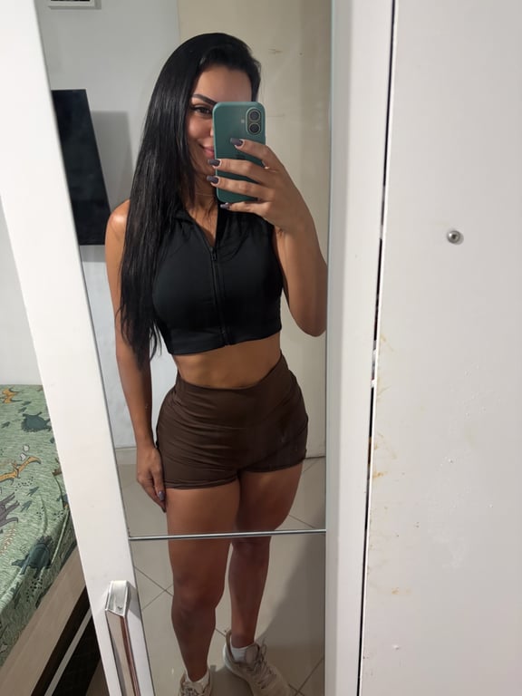 Juliana | Massagens Relaxantes, Sensuais e Experiências Exclusivas Massagem sensual
