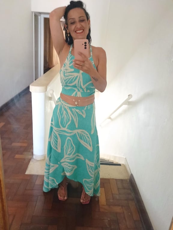 Jasmin, mãos de fada ,entre o toque e o desejo o tempo para.