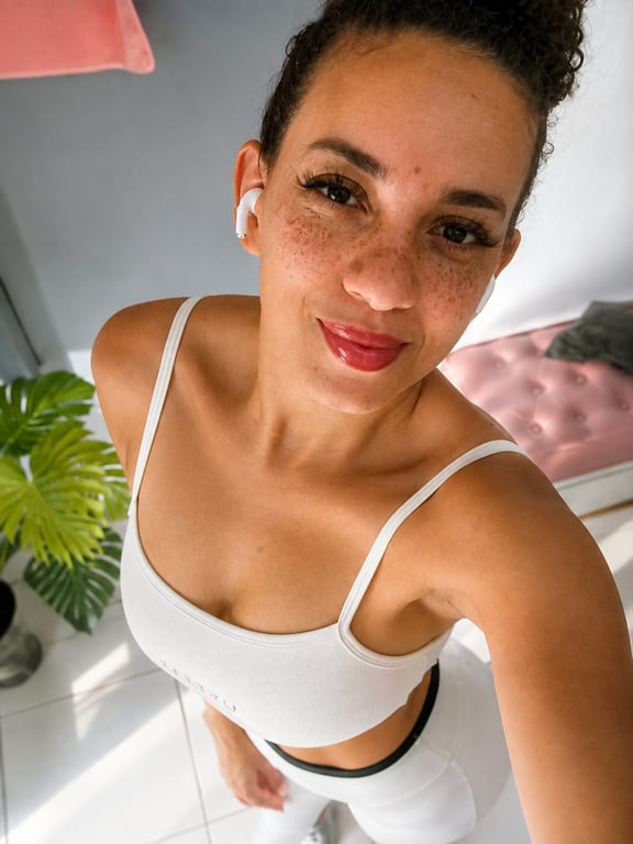 Terapeuta Mara Massagem Sensitive, Nuru e Tântrica