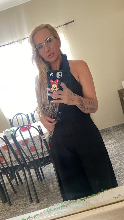 Lucy Lu do descanso ao prazer Nuru relaxante mix entre tantas outras. Massagem sensual