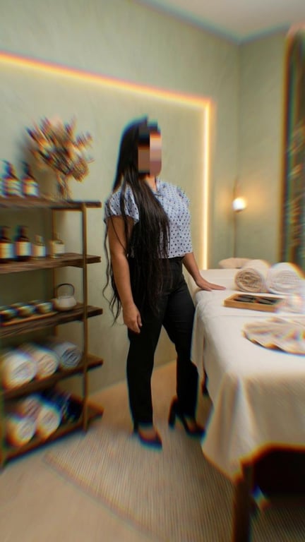 Caroline Silva Terapêuta Tântrica e Massoterapeuta