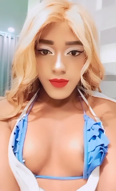Yennifer Borges transexy com massagens eróticas