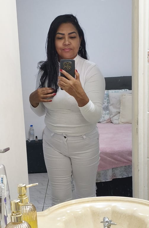 Joice Respire fundo. Sinta a leveza. Massagem sensual
