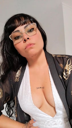 NURU massagem (explícita)