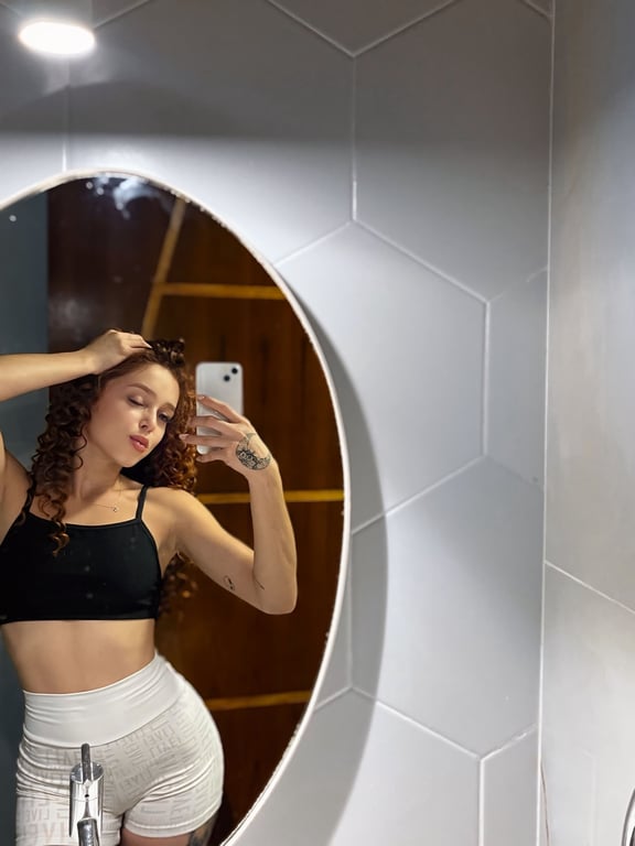 Lara Massoterapeuta * Relaxante / Tântrica/ Nuru/ Vivência