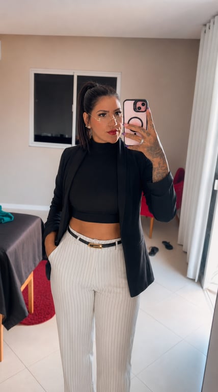 Sabrina MIX DE MASSAGEM RELAXANTE ,NURU , SENSITIVA E A LINGAM Massagem nuru