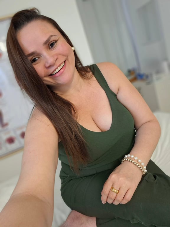 Mary Terapeuta Tântrica Massagem nuru em