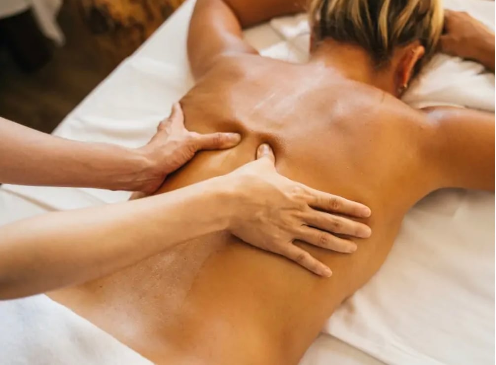 Massagem relaxante terapêutica Massagista em