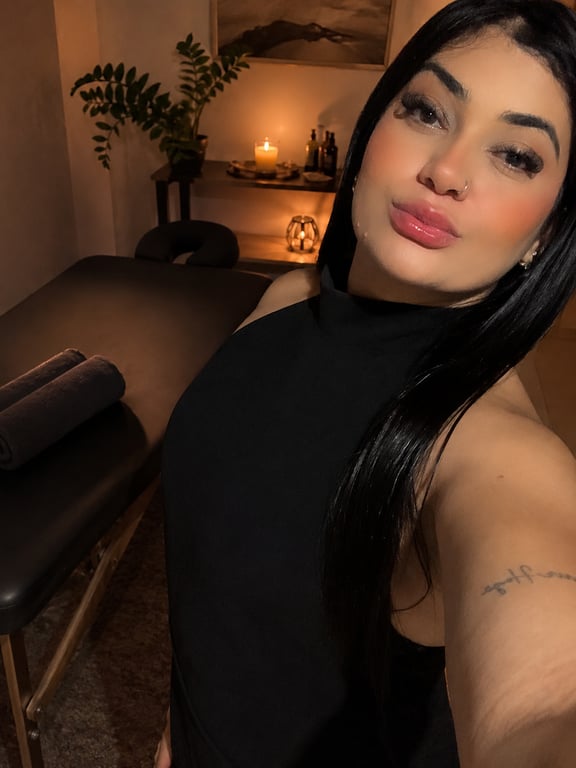 Luiza ferraz Especialista em massagem Nuru Massagem nuru