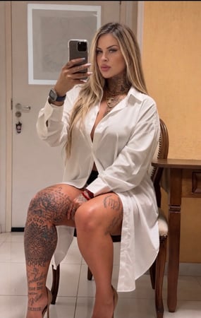 Massagista sensual em Florianópolis - SC - Corpo a corpo. Toque íntimo. Sem pressa. Aqui o prazer tem propósito