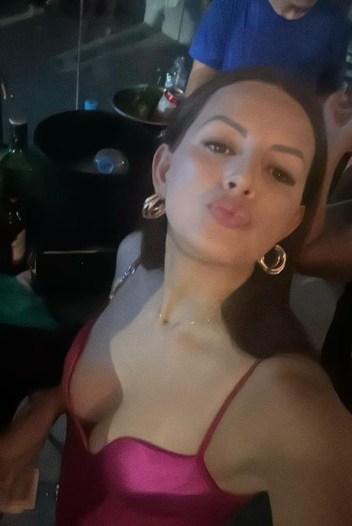 Mirella Massagens. Tântrica, Nuru e Vivências (homens e mulheres) Massagem