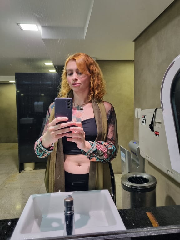 Renata Kah Melhor experiência em massagem com os pés Massagem