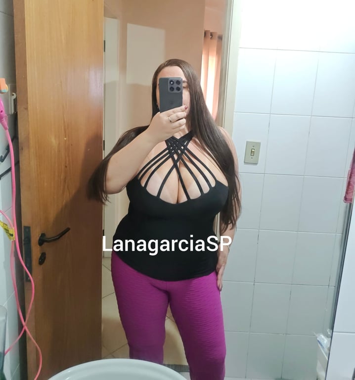 Lana Garcia uma experiência de conexão, relaxamento e bem estar. Massagista