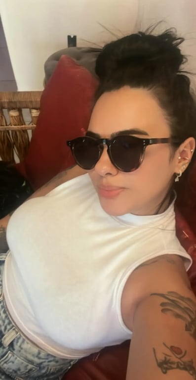 Maisa uma massagem inesquecível Em curta temporada em São Paulo, a Massagem sensual