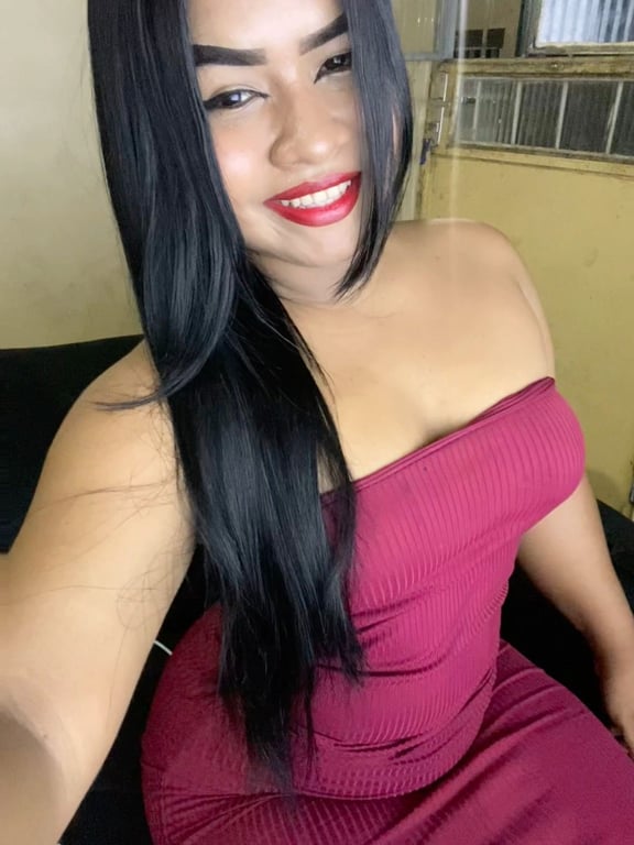 Eu sou leticia , pra você, que busca mas que uma massagem!