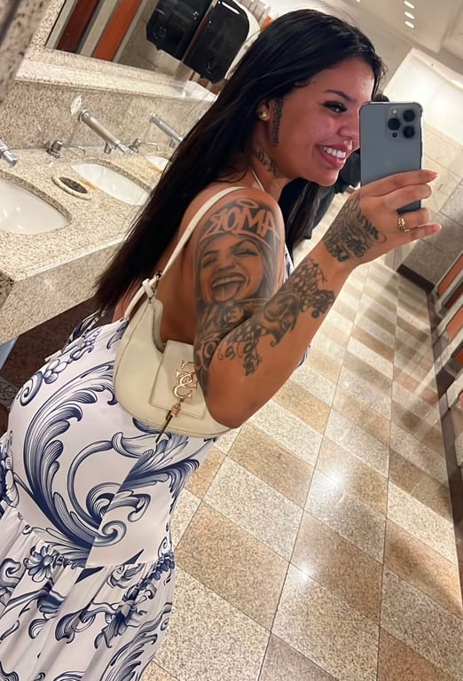 Larissa gauchinha Massagem