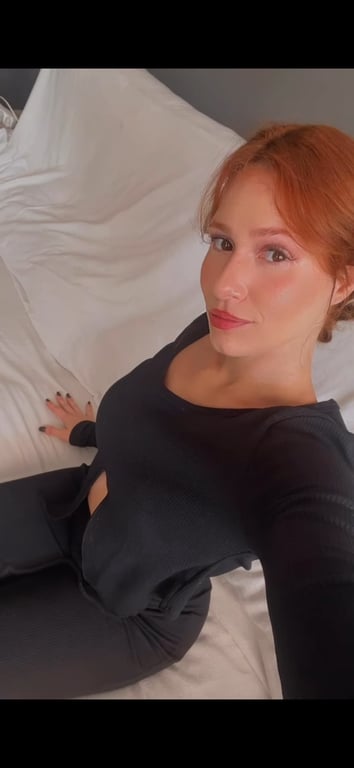 Terapeuta Bya especialista em massagens sensuais Massagem
