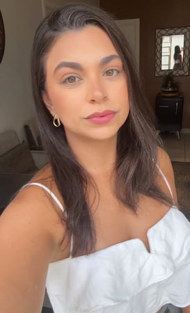 Massagista sensual em Balneário Camboriú - SC - Lari Machado Massagem Tântrica e Vivência Nuru e SPA