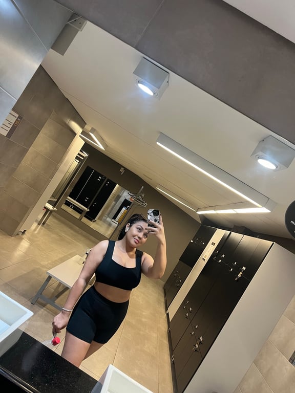 Liz massagem sensual e relaxante Massagem sensual