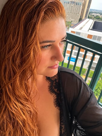 Massagista sensual em Brasília - DF - Ethyenne massoterapeuta tântrica sensitiva, com intensão a cada toque!