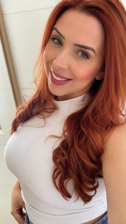 Luna | Ruiva + Liberal Massagem