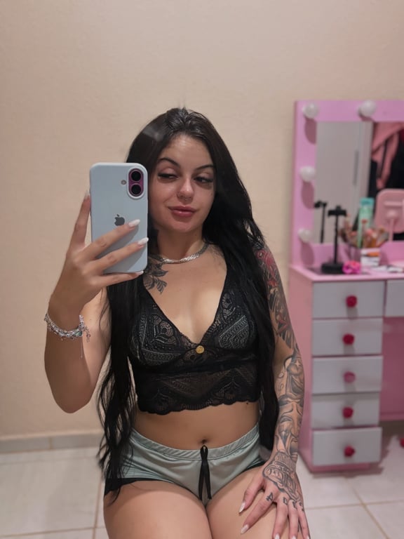 Bianca Alencar Massagista Tatuada, massagens sensuais Massagem nuru