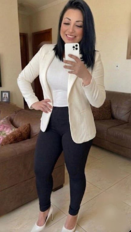 MIA CARINHOSA, NOVO VISUAL ,ATENDIMENTO APOS 18H AVISAR ATE 17 H Massagem