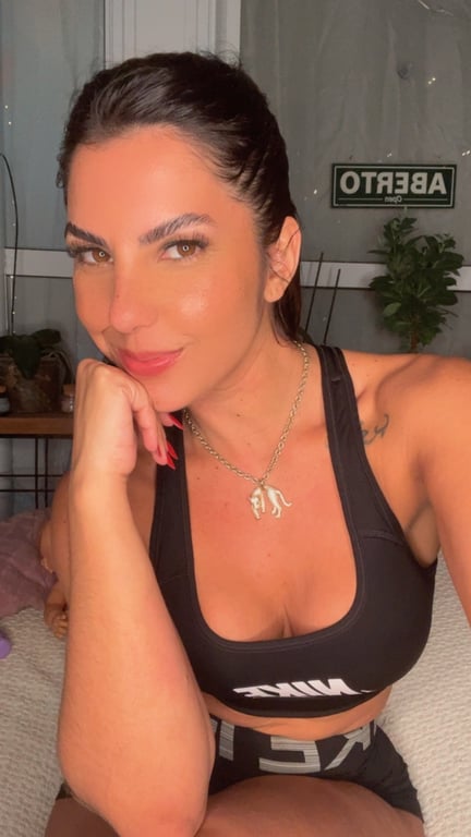 Nara Psicanalista e Terapeuta Tântrica energética Massagem nuru em
