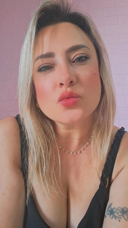 Karen – Experiência em Massagens Relaxantes e Bem Estar