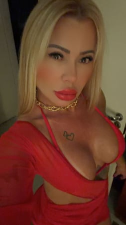 Massagista sensual em Balneário Camboriú - SC - Massagem nuru. Deslisando meu corpo sobre o seu