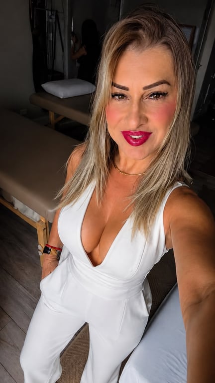 Massoterapeuta Carol Massagem Relaxante.