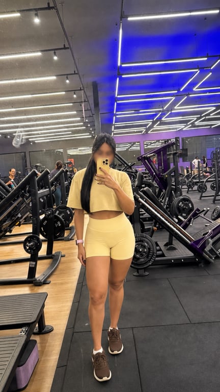 Anne. Massagem tântrica Massagem tântrica