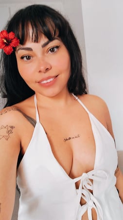 NURU massagem (explícita)