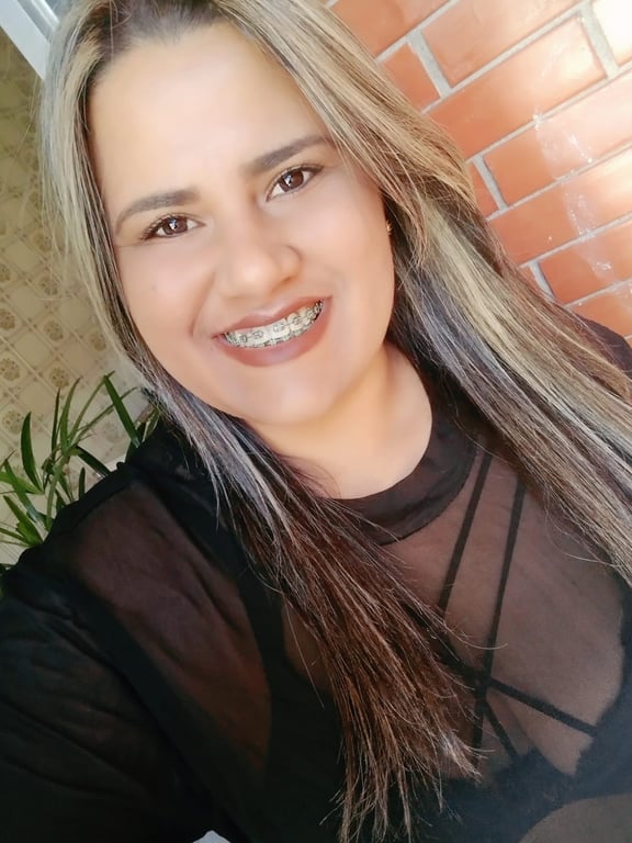 Juliana Salles Massagem sensual em