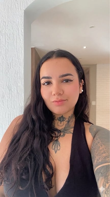 Lia Torres terapeuta massagista Massagem tântrica