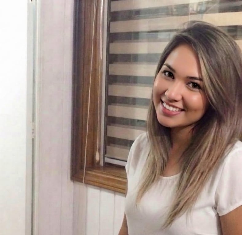 Thaís • Não sou só eu te tocando. Somos nós dois nos encontrando