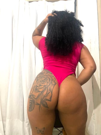 Thayna safada