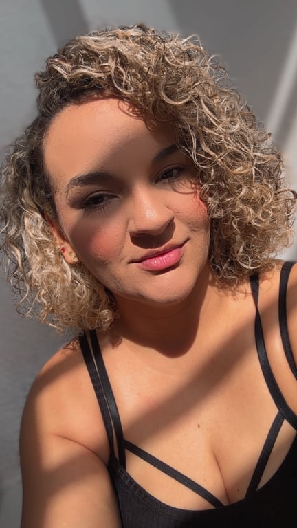 Rebeca | Massagens Relaxantes e Sensuais