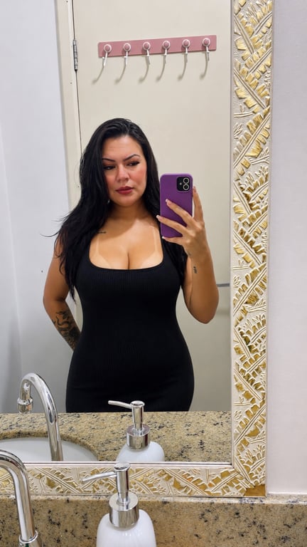 Aline Guimarães TERAPEUTA TÂNTRICA E NURU Massagem