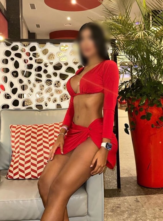 Thalia Sou uma morena linda, corpo sarado
