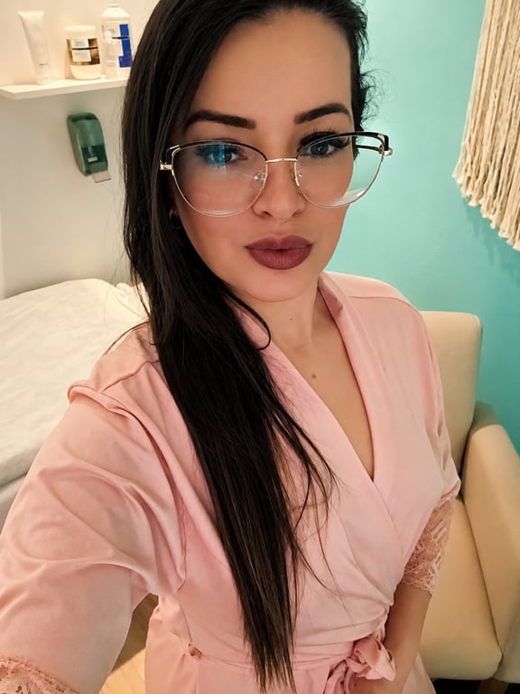 Camila Bueno Massoterapeuta, Terapeuta Tântrica. Massagem sensual em