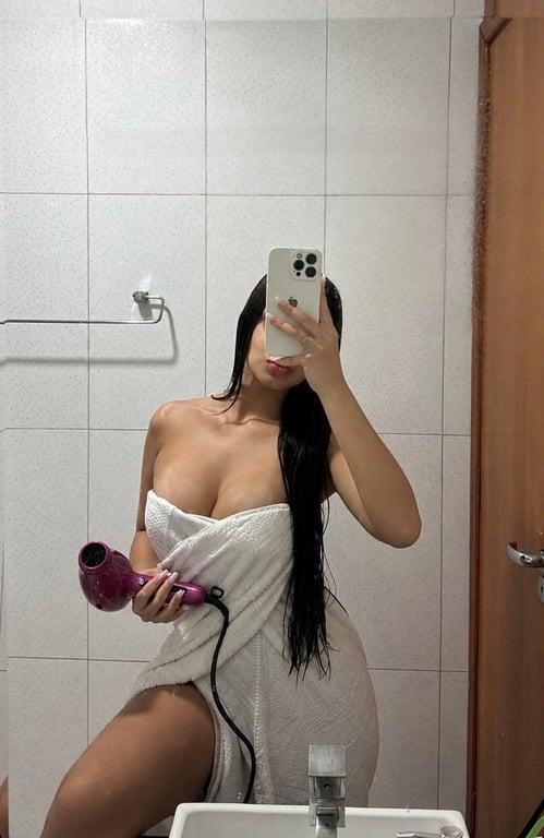 Me chamo Jana, prometo que minhas mãos vão te convencer a querer mais…