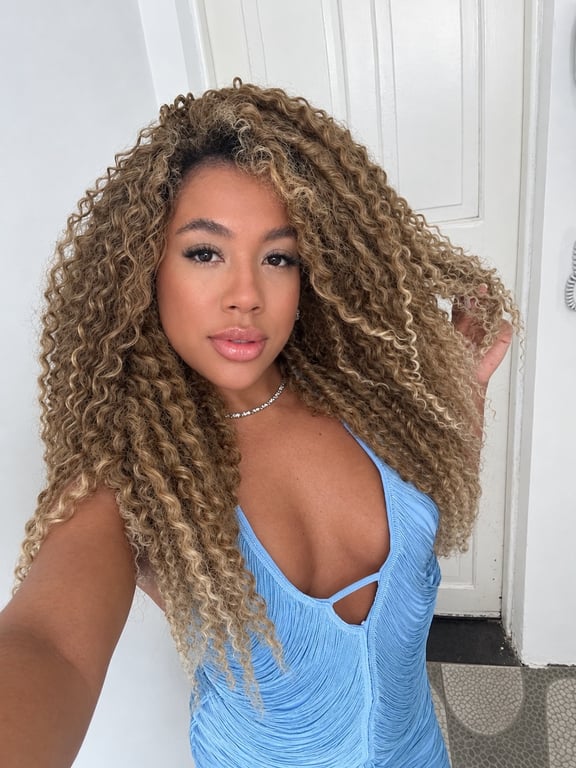 Nicole schults Especialista em massagens relaxantes, eróticas e Nuru.