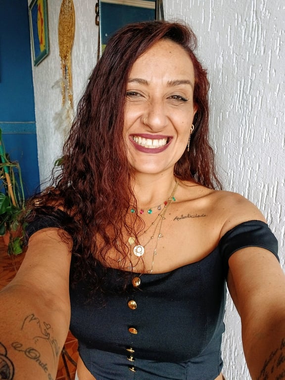 Jasmin, mãos de fada, entre o toque e o desejo, o tempo para! Massagem em