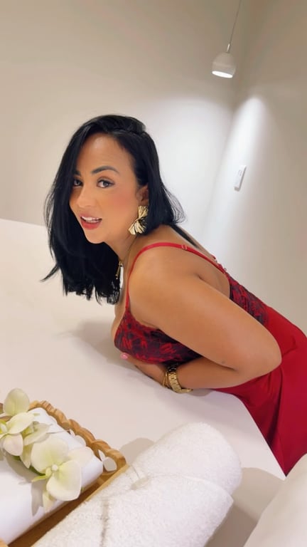Maya Massagem Sensual para homens e casais exigentes. Massagem sensual em