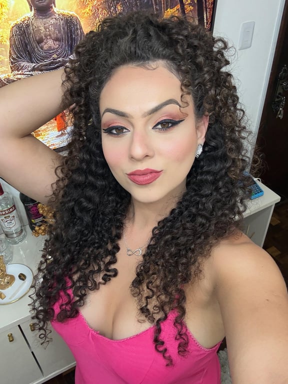 Terapeuta Cris, a melhor Nuru de Curitiba Massagem