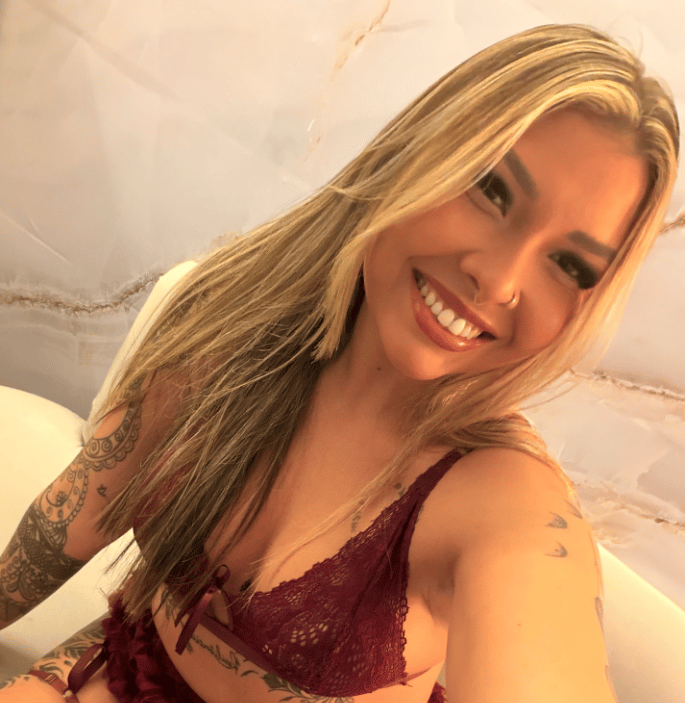 Nyna Fox, Carioca, especialista em massagem sensual