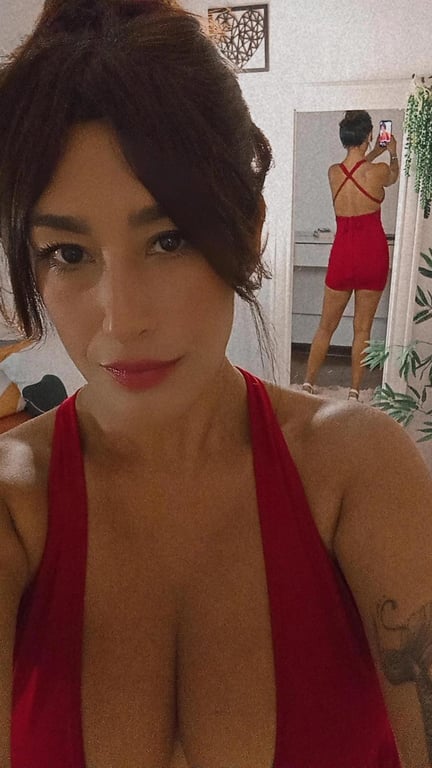 Rebecca técnica suave e cuidadosa com local próprio Massagem